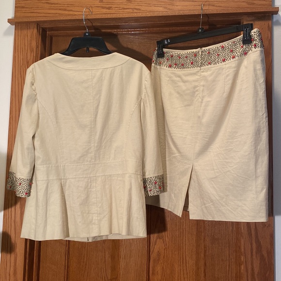 Taupe beaded linen suit - Picture 2 of 5